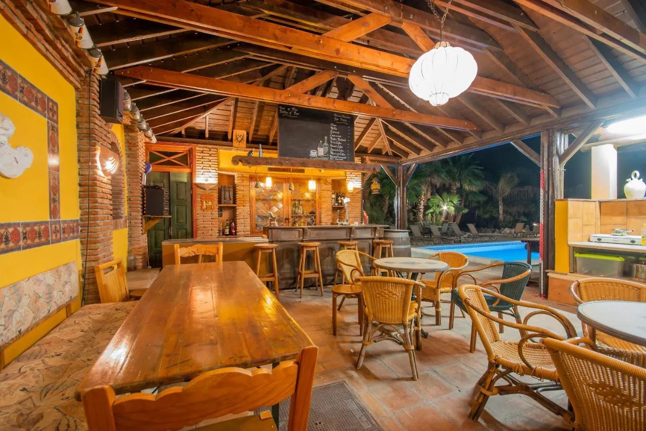 Cubo'S Mijas Finca Huerta Rica Bambu Alhaurín el Grande Apartament