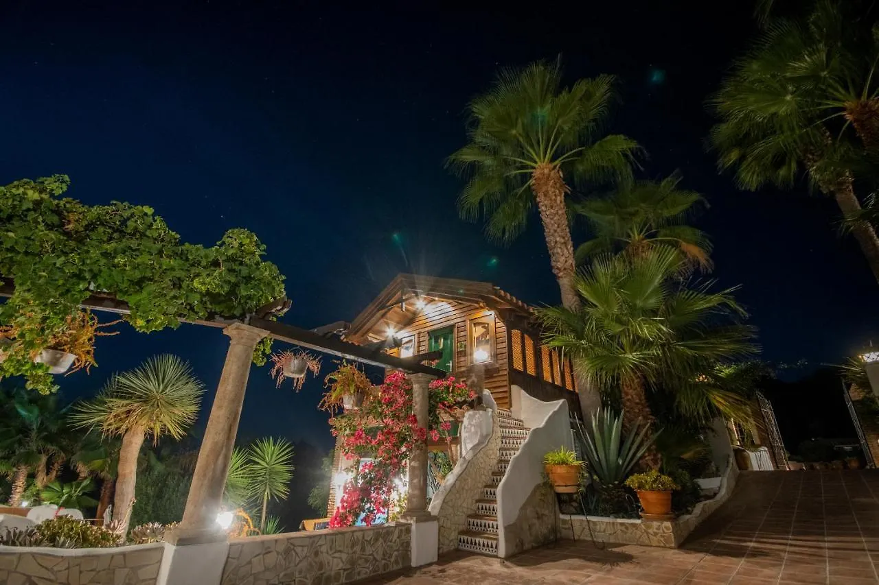 Apartament Cubo'S Mijas Finca Huerta Rica Bambu Alhaurín el Grande